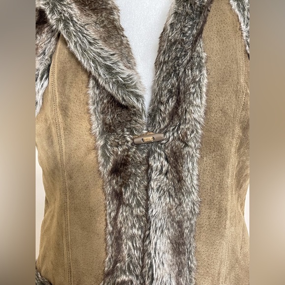 NWOT Live A Little Brown Leather Vest - Picture 6 of 15